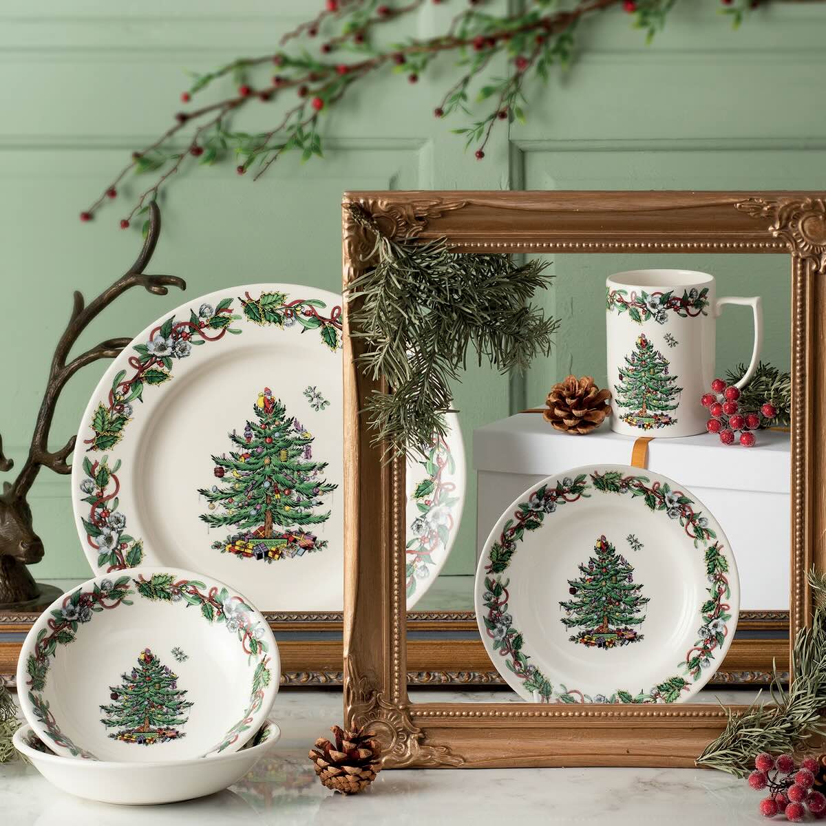 Spode Christmas Tree Wreath Cereal Bowl image number null